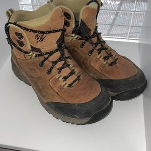 Danner zig zag trail 6” hiking boots Sz 9